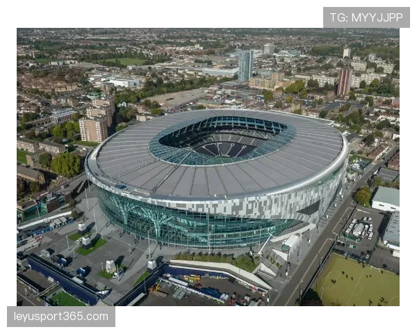 托特纳姆热刺宣布，新白鹿巷球场将启动顶棚闭合系统测试。